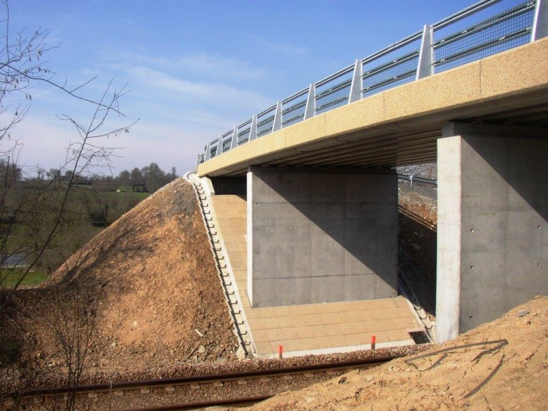 SNCF Reconstruction de pont à poutrelles enrobées